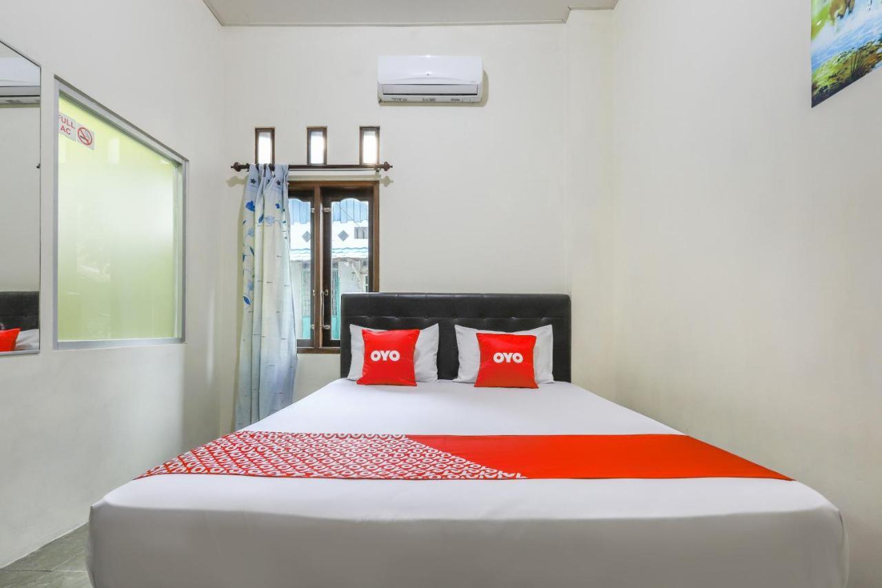 Oyo 3830 Dfarys Gh Syariah Hotel Balikpapan  Exterior photo